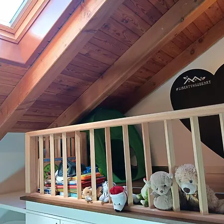 Liberty House Alps アパート